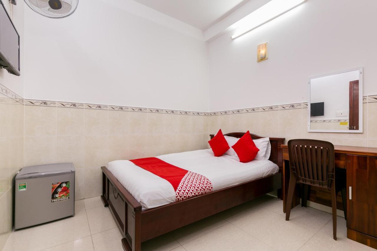 Oyo 372 Vy Ha Hotel Хошимін Екстер'єр фото