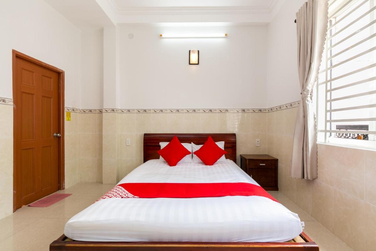 Oyo 372 Vy Ha Hotel Хошимін Екстер'єр фото