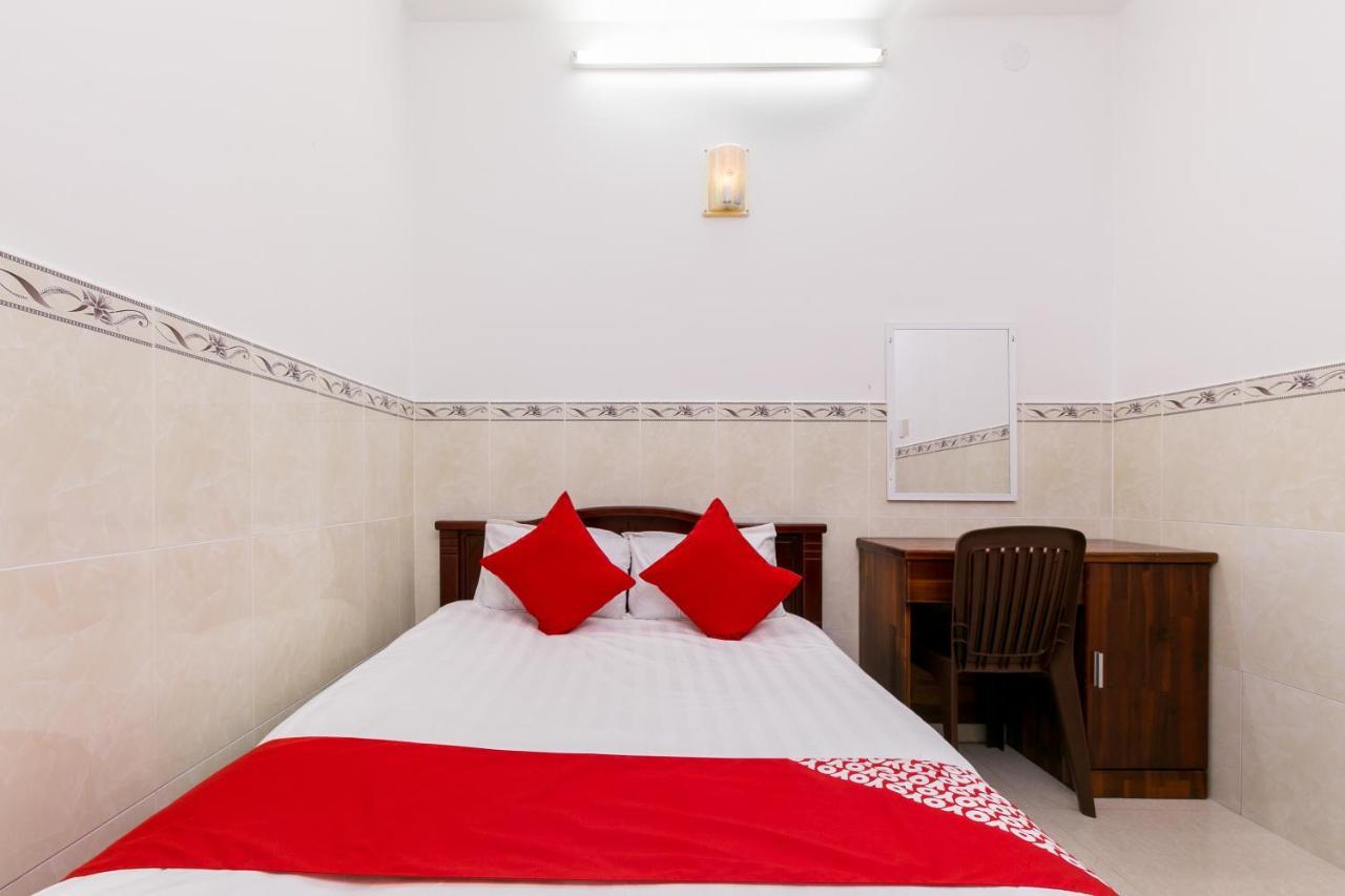Oyo 372 Vy Ha Hotel Хошимін Екстер'єр фото