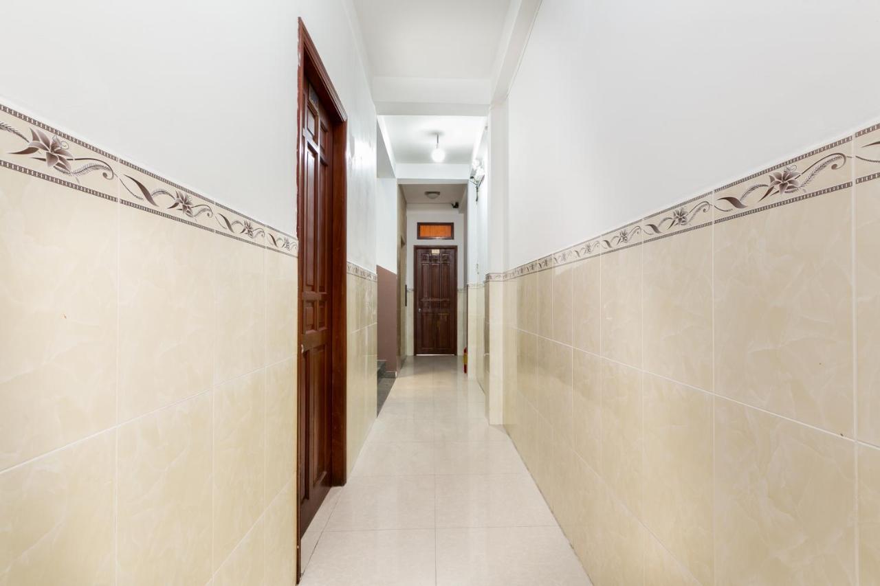 Oyo 372 Vy Ha Hotel Хошимін Екстер'єр фото