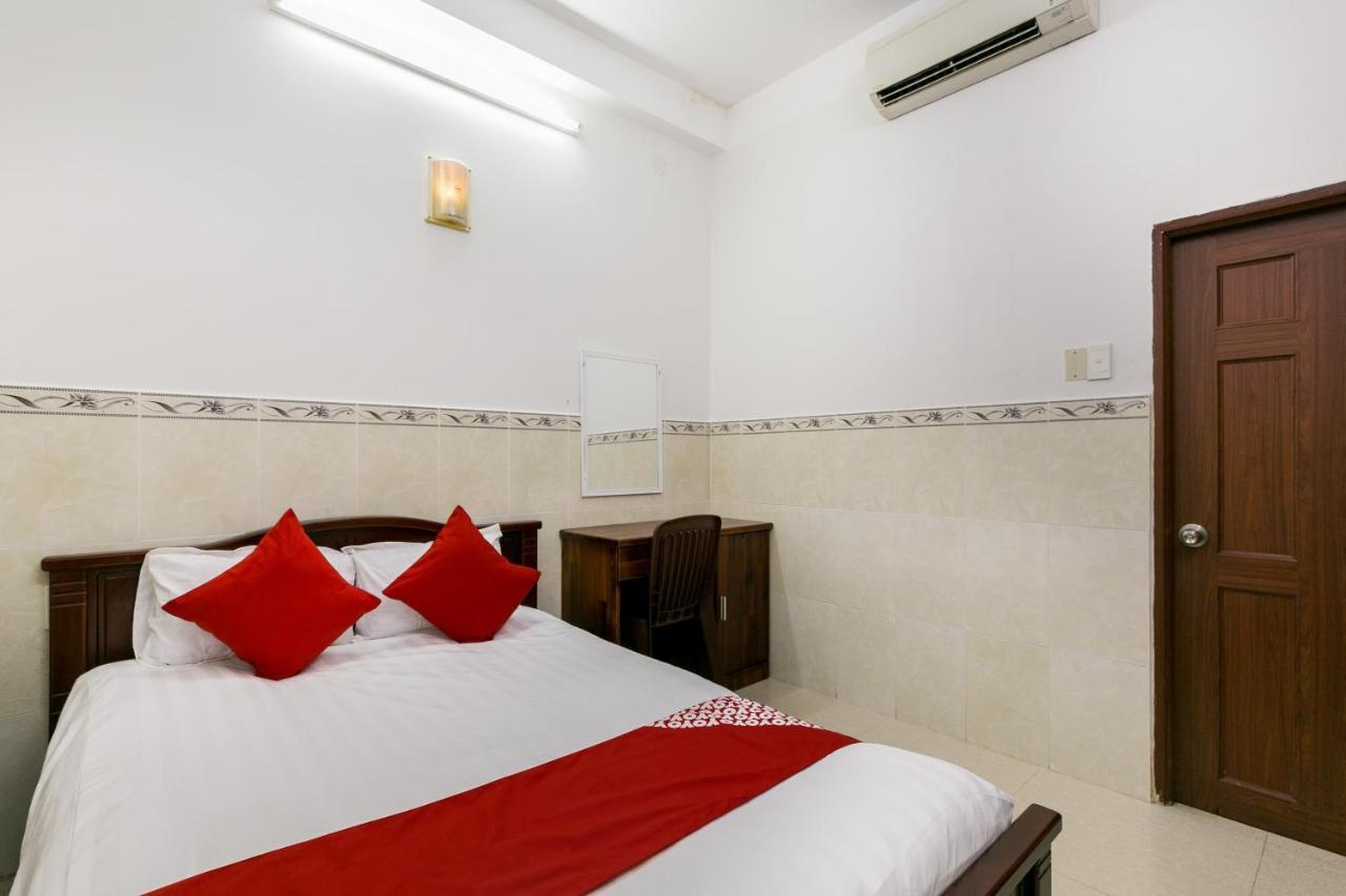 Oyo 372 Vy Ha Hotel Хошимін Екстер'єр фото